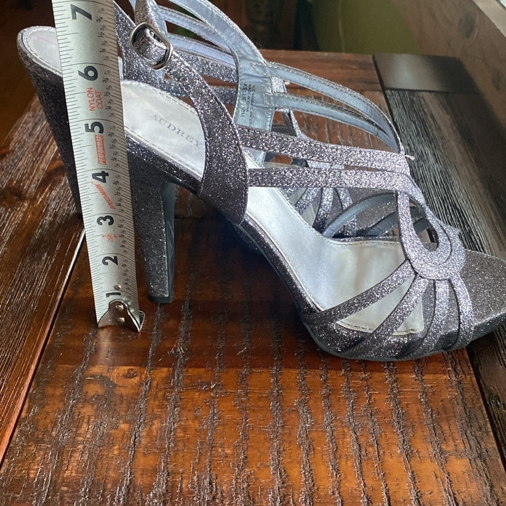Let’s Dance Audrey Brooke Shimmery Silver Lilac Purple Kelly Heels size 10 - Picture 5 of 9